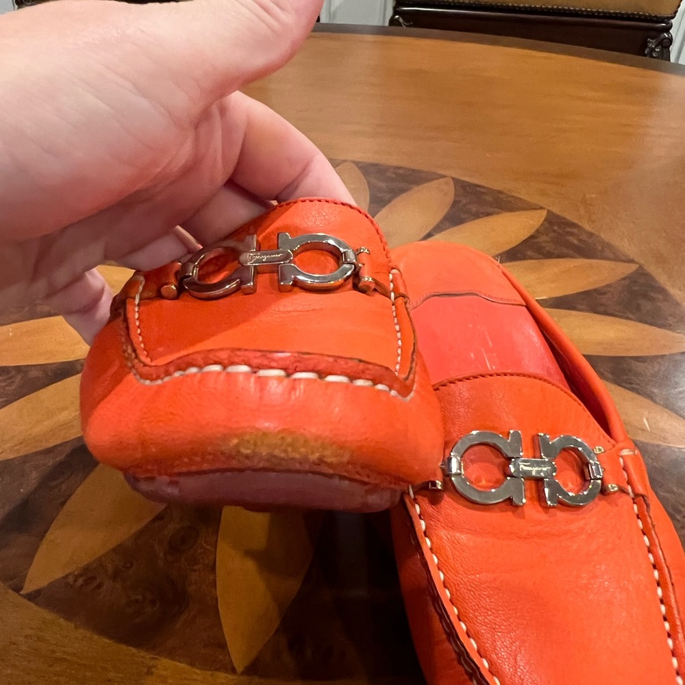 Salvatore Ferragamo Women’s Orange Viggio Apron-Toe Leather Mules Size 8 Slip On - Picture 9 of 10